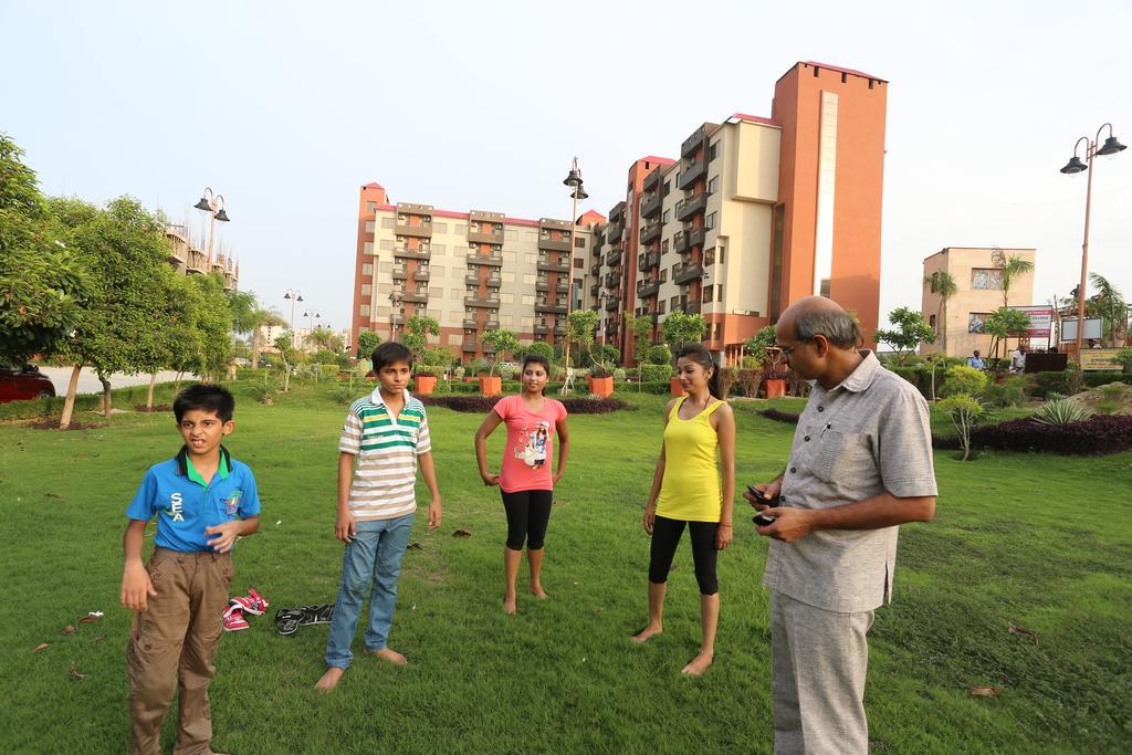 Resortharekrishnaorchid Vrindāvan Extérieur photo