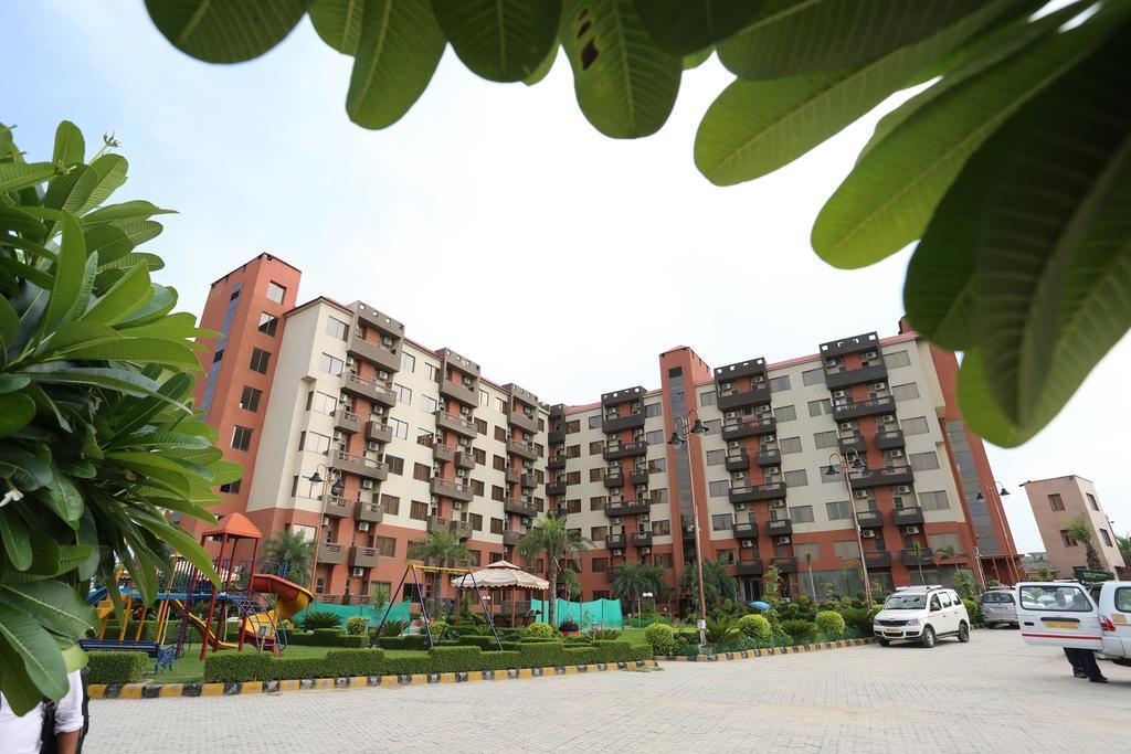 Resortharekrishnaorchid Vrindāvan Extérieur photo