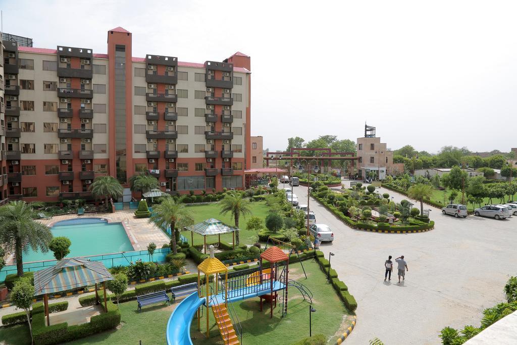 Resortharekrishnaorchid Vrindāvan Extérieur photo