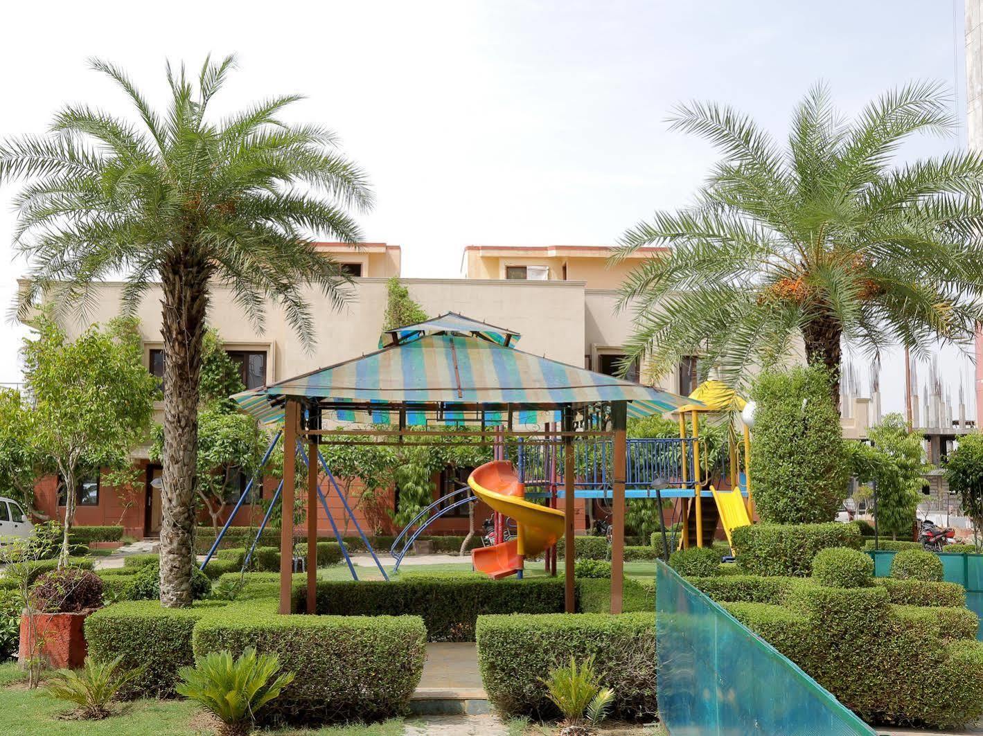 Resortharekrishnaorchid Vrindāvan Extérieur photo