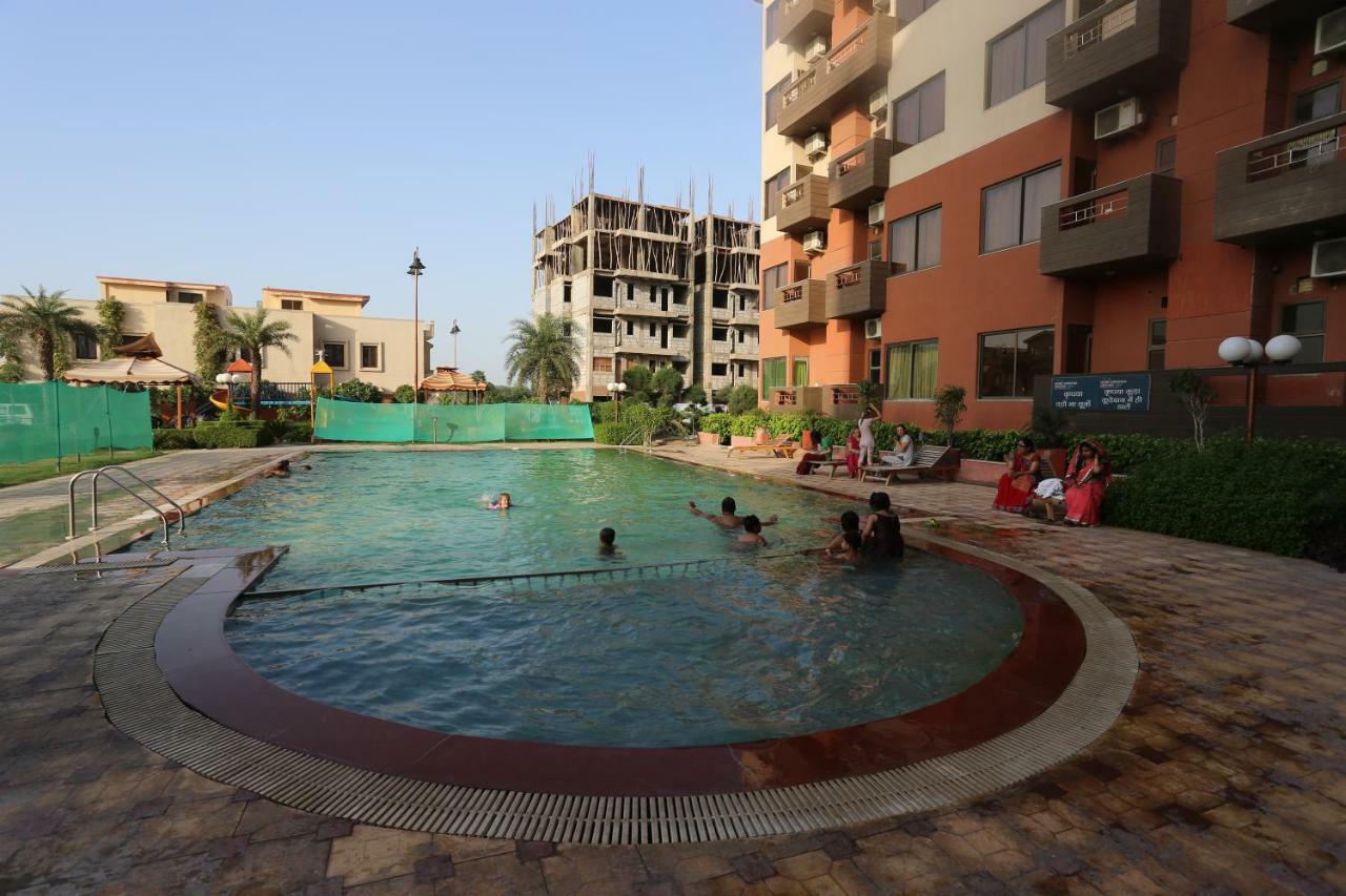 Resortharekrishnaorchid Vrindāvan Extérieur photo