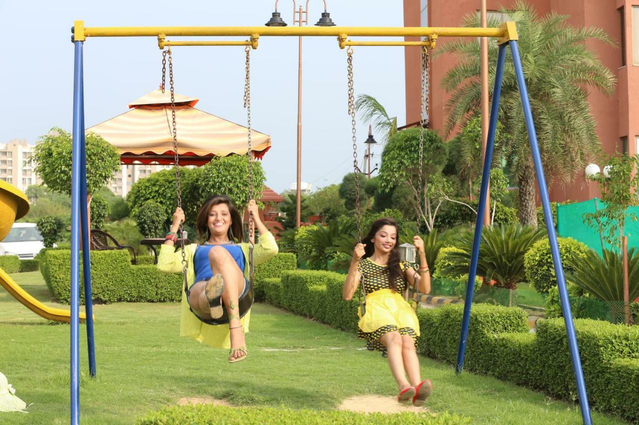 Resortharekrishnaorchid Vrindāvan Extérieur photo